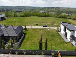 21 WINDERMERE DR SW  Edmonton, AB T6W 0S2