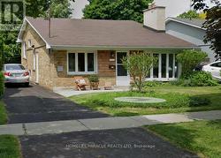MAIN - 104 BENLEIGH DRIVE  Toronto, ON M1H 1J8