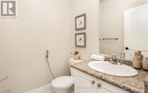 5352 Snowbird Court, Mississauga, ON - Indoor Photo Showing Bathroom
