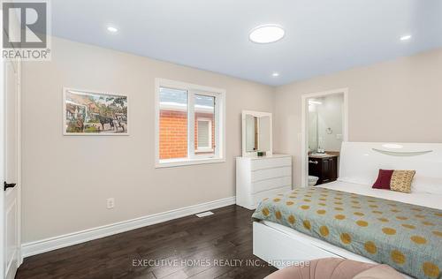 5352 Snowbird Court, Mississauga, ON - Indoor Photo Showing Bedroom