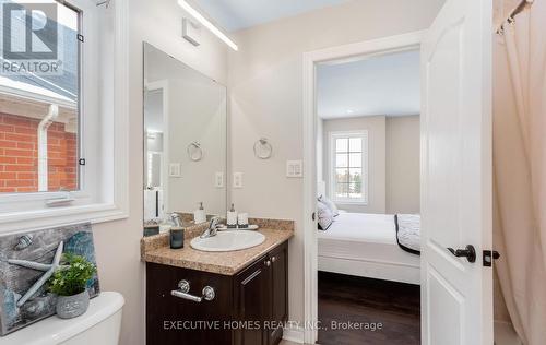 5352 Snowbird Court, Mississauga, ON - Indoor Photo Showing Bathroom