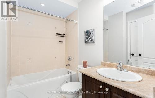 5352 Snowbird Court, Mississauga, ON - Indoor Photo Showing Bathroom