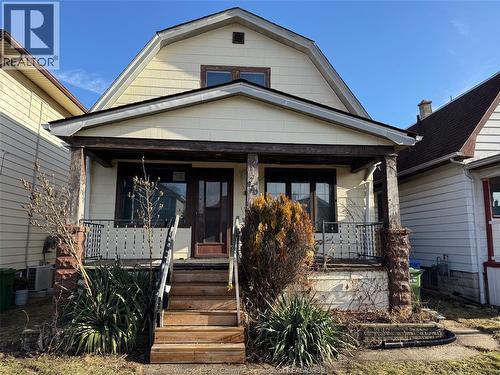 930 ELSMERE AVENUE  Windsor, ON N9A 2A9