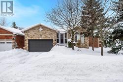 38 BROOKFIELD CRESCENT  Barrie, ON L4N 9R6