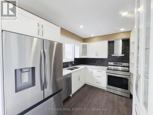 Kitchen - 4064 Teakwood Drive, Mississauga, ON - Indoor Photo Showing Kitchen With Stainless Steel Kitchen With Double Sink