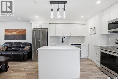 2179 Broder Street, Regina, SK - Indoor Photo Showing Kitchen