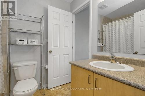 17 Glenhaven Private, Ottawa, ON - Indoor Photo Showing Bathroom