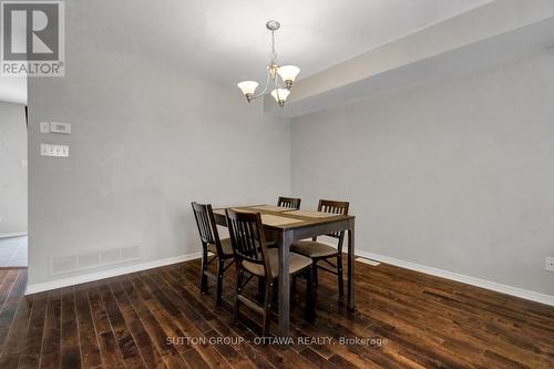 17 Glenhaven Private, Ottawa, ON - Indoor Photo Showing Dining Room