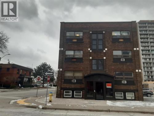 147 JANETTE AVENUE  Windsor, ON N9A 4Y7