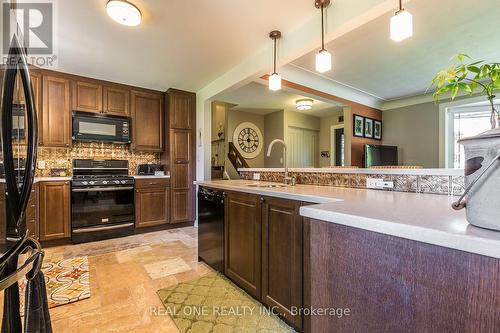 5222 Bromley Road, Burlington, ON - Indoor Photo Showing Kitchen