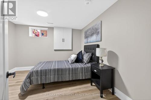 150 Brucedale Avenue E, Hamilton, ON - Indoor Photo Showing Bedroom