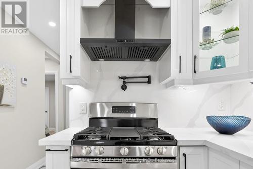 150 Brucedale Avenue E, Hamilton, ON - Indoor Photo Showing Kitchen