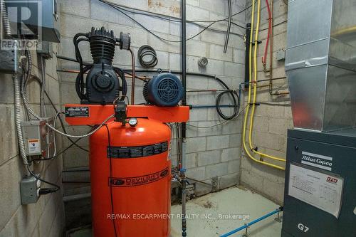 190 Hempstead Drive, Hamilton, ON 