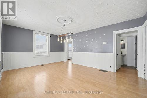 76 Main Street E, Mapleton, ON - Indoor Photo Showing Other Room