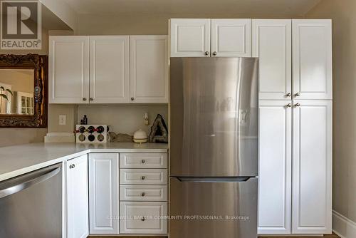 58 Chatham Street, Hamilton, ON - Indoor Photo Showing Kitchen