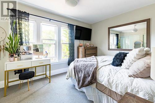 58 Chatham Street, Hamilton, ON - Indoor Photo Showing Bedroom