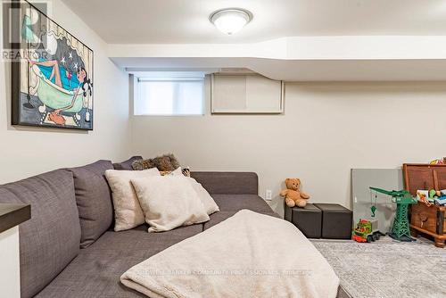 58 Chatham Street, Hamilton, ON - Indoor Photo Showing Bedroom