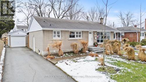 12 HOME STREET  Welland (Prince Charles), ON L3C 2E9