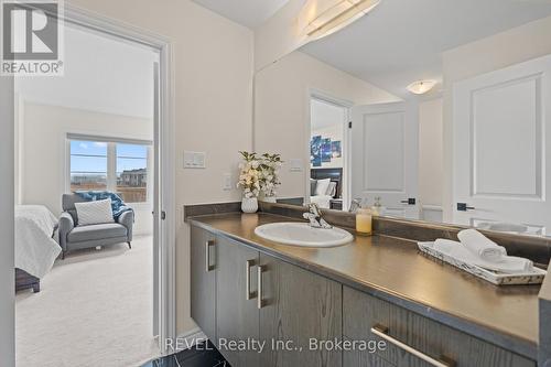 80 Explorer Way, Thorold (Rolling Meadows), ON - Indoor Photo Showing Bathroom