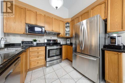 189 Frank Endean Road, Richmond Hill, ON - Indoor Photo Showing Kitchen