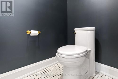 4 Iroquois Avenue, Mississauga, ON - Indoor Photo Showing Bathroom