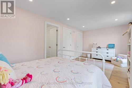 4 Iroquois Avenue, Mississauga, ON - Indoor Photo Showing Bedroom