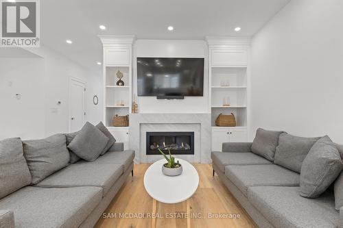 4 Iroquois Avenue, Mississauga, ON - Indoor Photo Showing Living Room With Fireplace