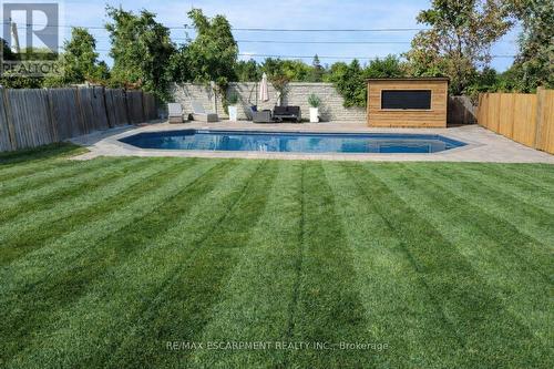 95 CHILTON DRIVE  Hamilton, ON L8J 1L8