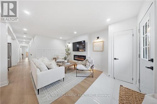 11 Garside Avenue S, Hamilton, ON - Indoor Photo Showing Other Room