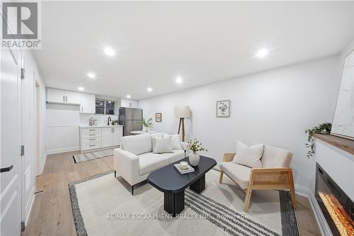 11 Garside Avenue S, Hamilton, ON - Indoor