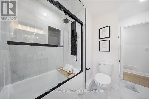 11 Garside Avenue S, Hamilton, ON - Indoor Photo Showing Bathroom
