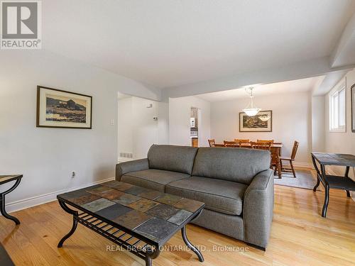 7223 Bendigo Circle, Mississauga, ON - Indoor Photo Showing Living Room