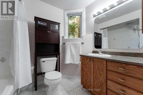 67 Strathaven Private, Ottawa, ON - Indoor Photo Showing Bathroom