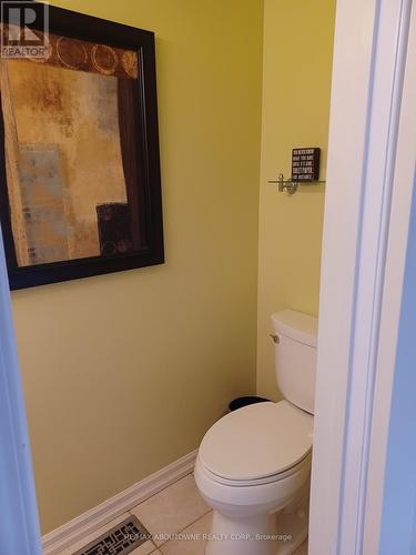 2179 Maplewood Drive, Burlington, ON - Indoor Photo Showing Bathroom
