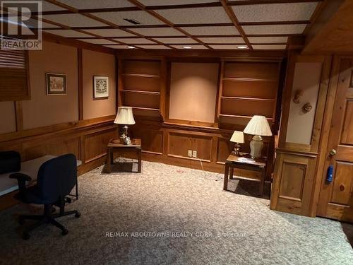 2179 Maplewood Drive, Burlington, ON - Indoor