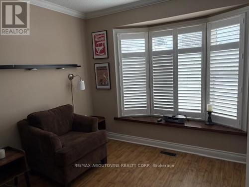 2179 Maplewood Drive, Burlington, ON - Indoor