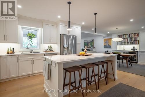 huge island - 74 Montgomery Road, Welland (N. Welland), ON - Indoor Photo Showing Kitchen With Upgraded Kitchen