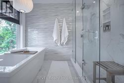 gorgeous finishes in ensuite - 