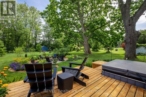 gorgeous landscaped yard - 74 Montgomery Road, Welland (N. Welland), ON - Outdoor With Deck Patio Veranda