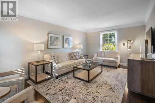 4 Upper Canada Drive, St. Catharines (Lakeshore), ON - Indoor Photo Showing Living Room
