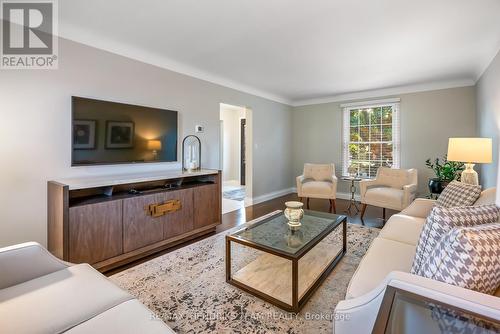 4 Upper Canada Drive, St. Catharines (Lakeshore), ON - Indoor Photo Showing Living Room