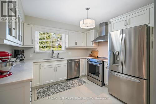 4 Upper Canada Drive, St. Catharines (Lakeshore), ON - Indoor Photo Showing Kitchen With Stainless Steel Kitchen