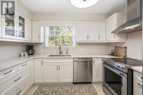 4 Upper Canada Drive, St. Catharines (Lakeshore), ON - Indoor Photo Showing Kitchen With Stainless Steel Kitchen