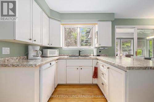 12 Glenview Crescent, Perth, ON - Indoor Photo Showing Kitchen