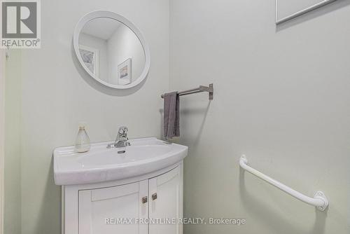 12 Glenview Crescent, Perth, ON - Indoor Photo Showing Bathroom