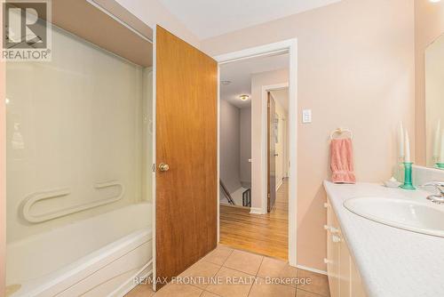 12 Glenview Crescent, Perth, ON - Indoor Photo Showing Bathroom