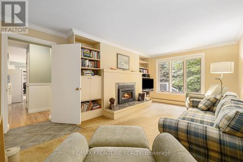 12 Glenview Crescent, Perth, ON - Indoor Photo Showing Living Room With Fireplace