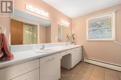 12 Glenview Crescent, Perth, ON - Indoor Photo Showing Bathroom