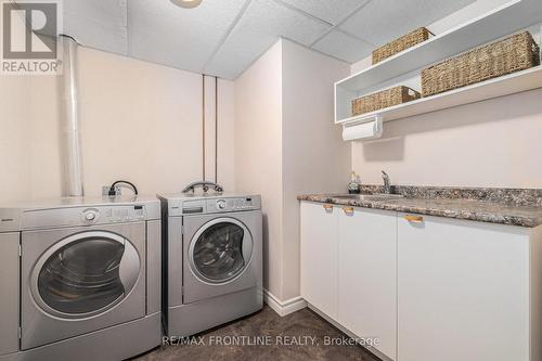 12 Glenview Crescent, Perth, ON - Indoor Photo Showing Laundry Room