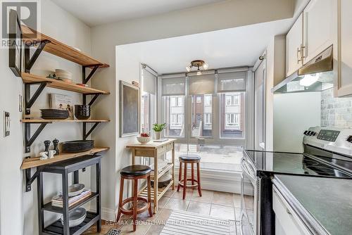 418 - 895 Maple Avenue, Burlington, ON - Indoor